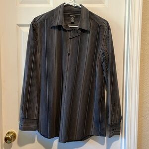 Men’s long sleeve button shirt